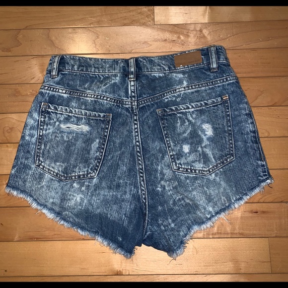 GARAGE size 0-1 high rise festival jean shorts - Picture 2 of 3